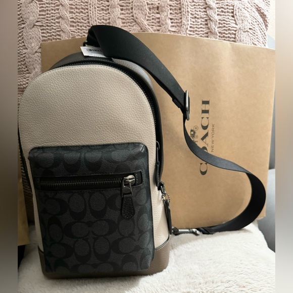 Coach west pack for men. Brand new with box and paper bag perfecf for gifting. - Picture 2 of 3